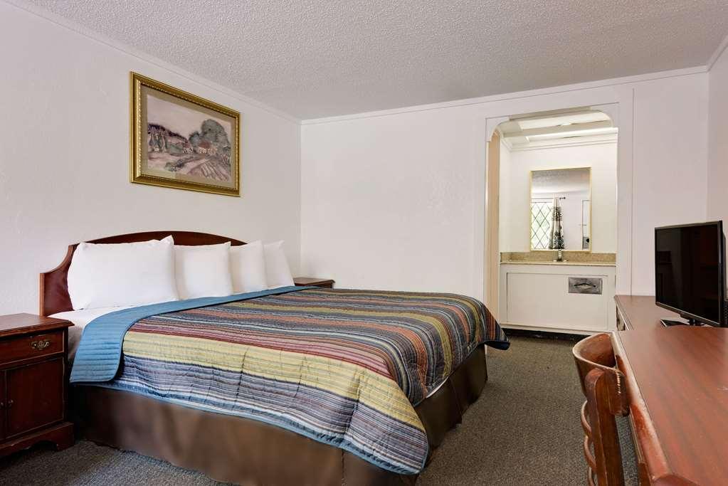 Knights Inn Cleveland/Macedonia Phòng bức ảnh