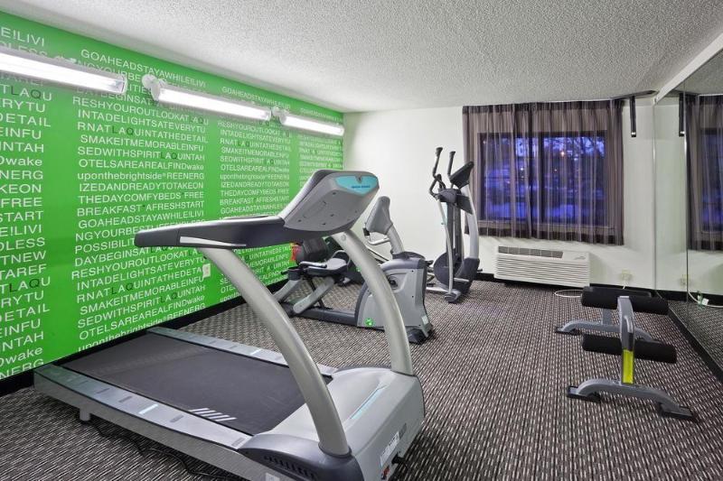 Knights Inn Cleveland/Macedonia Ngoại thất bức ảnh